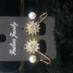 Pearl Earings